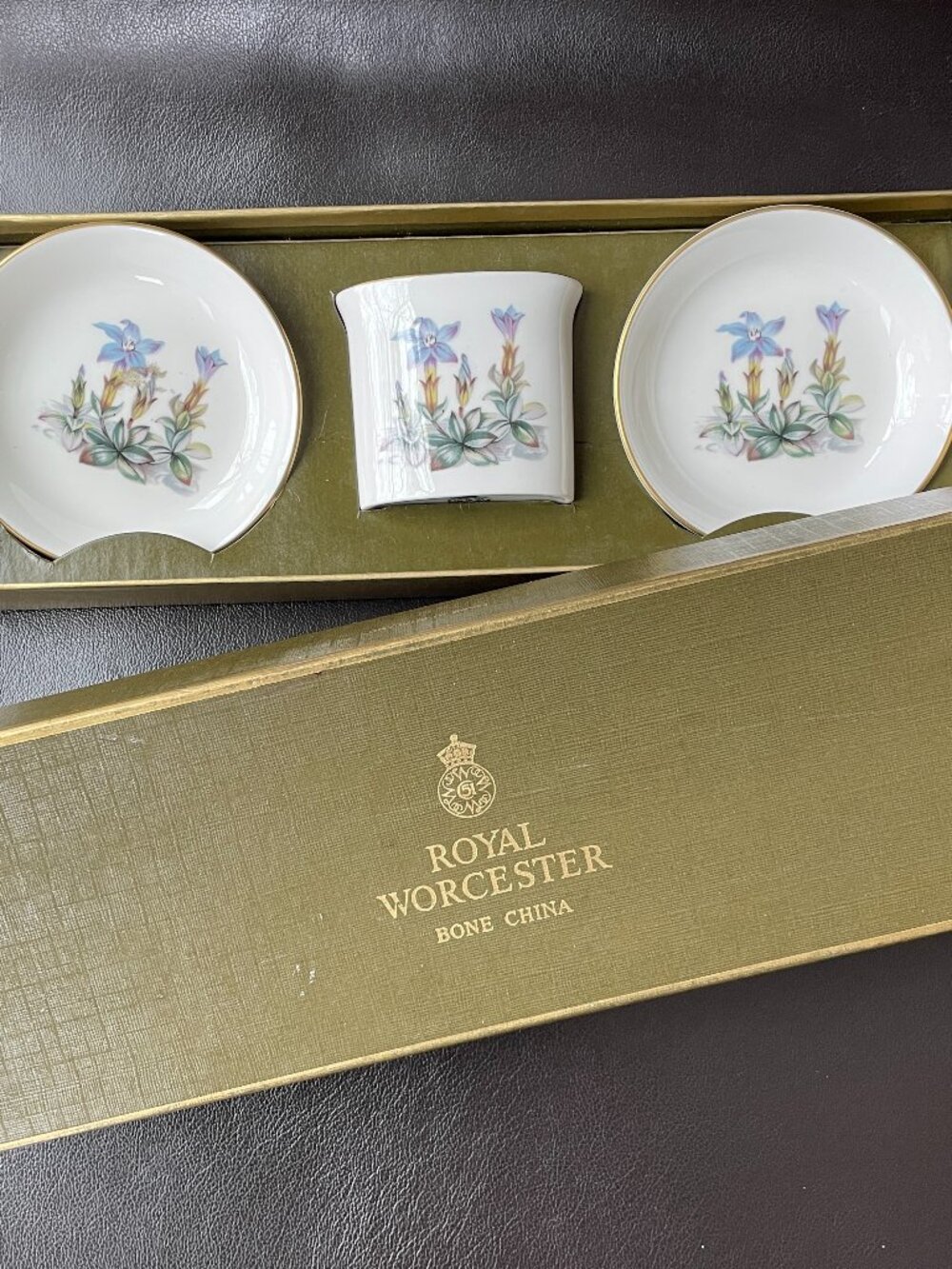 Vintage Boxed Royal Worcester bone china set - good for trinkets